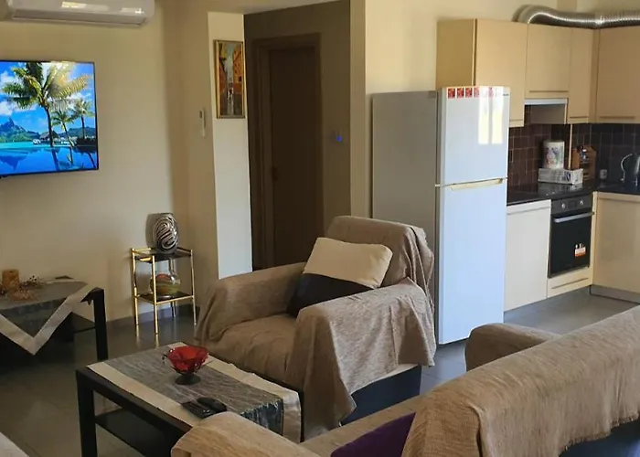 Stefaris 'sioukris Court' Appartamento Larnaca