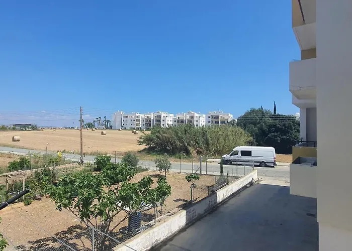 Stefaris 'sioukris Court' Larnaca