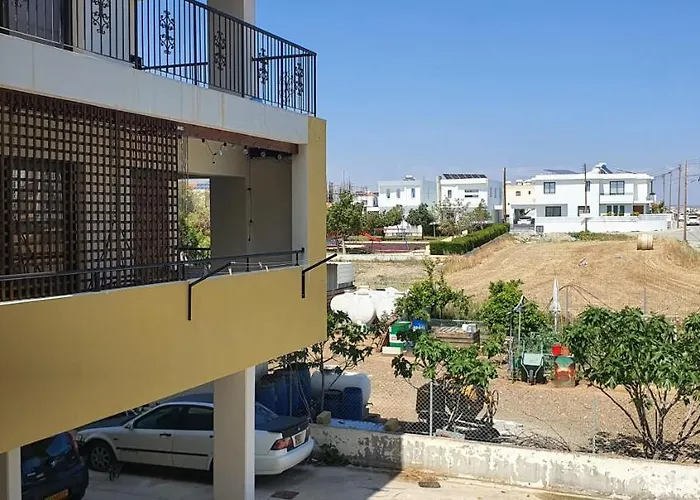 Апартаменти Stefaris 'sioukris Court' *